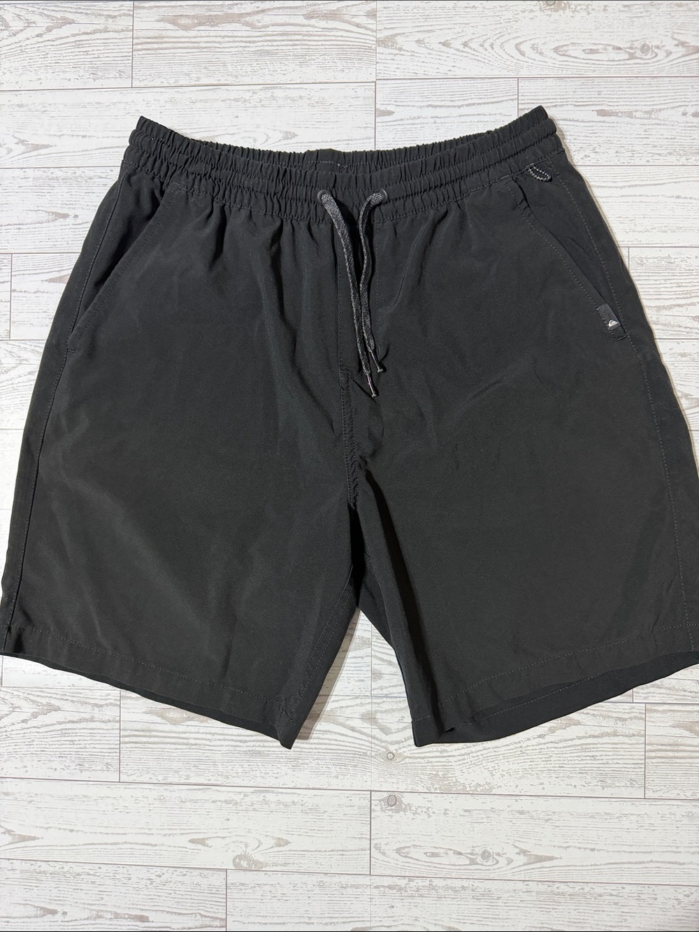 Quiksilver Men's Black Elastic-Waist Athletic Trunks